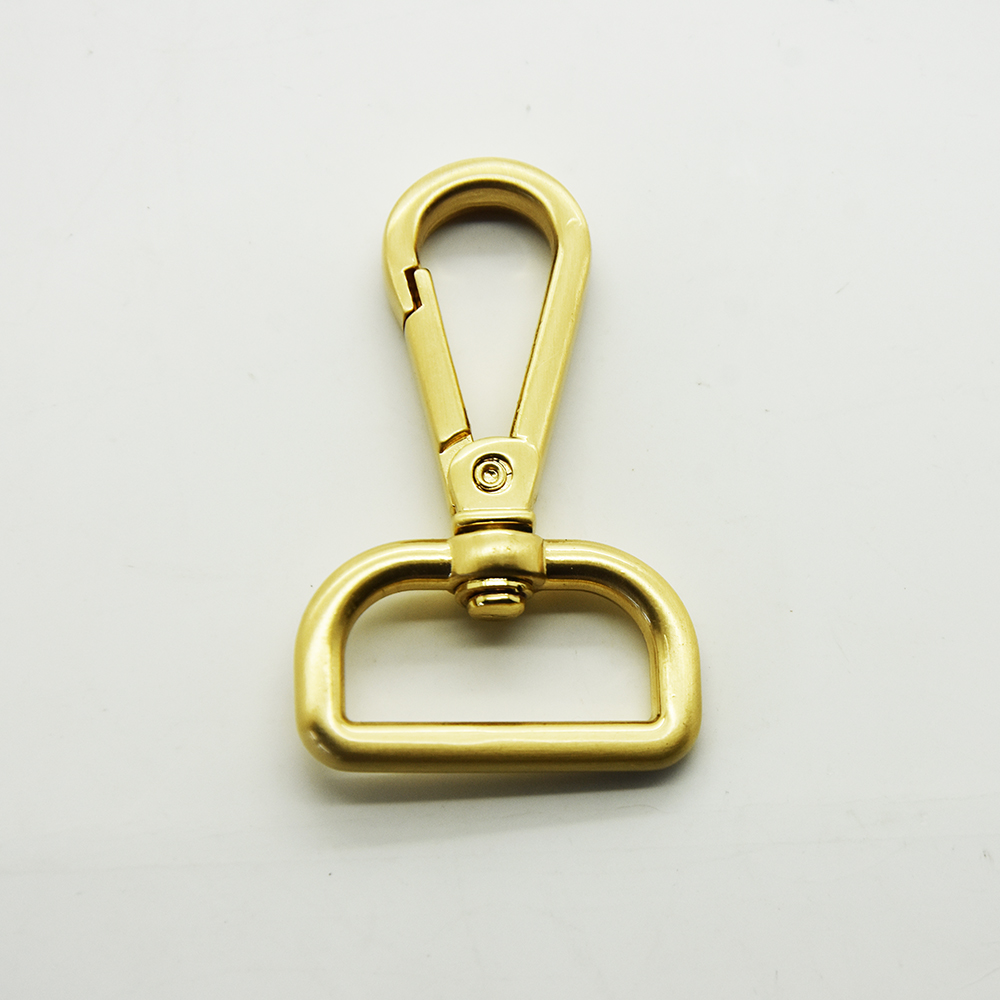 Metal Dog Hook for bag , brush gold Nickle free,lead free - High quality bag  hardware Manufacturer,Luxury Bag metal fittings,Custom Metal Buckle,Metal  Snaphook,Metal Lable for handbags shoes and leather goods丨OMYAMETAL